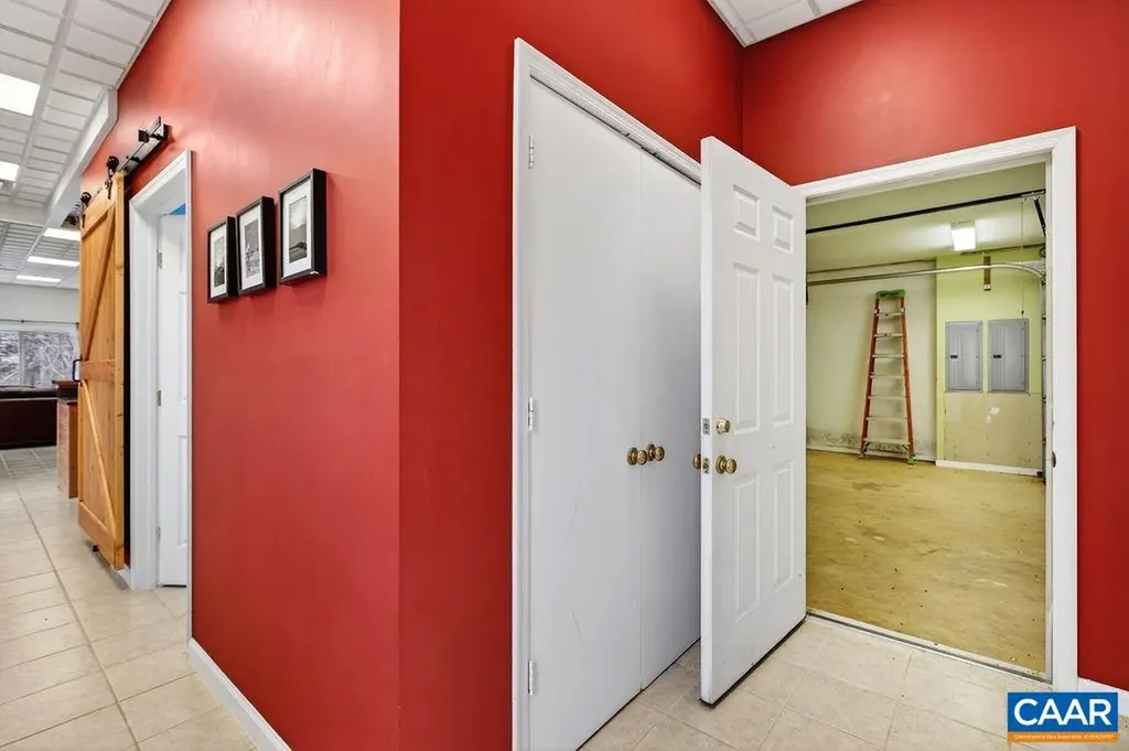 62 Summit Court Roseland VA 22967