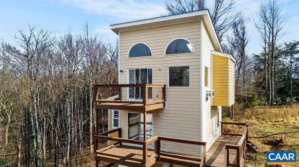62 Summit Court Roseland VA 22967