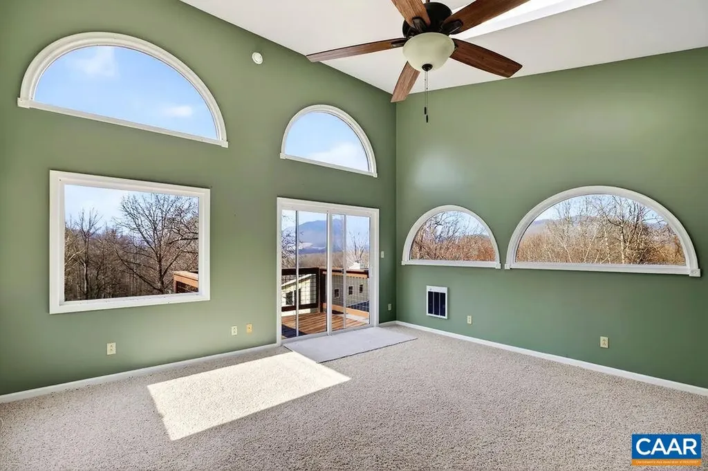 62 Summit Court Roseland VA 22967