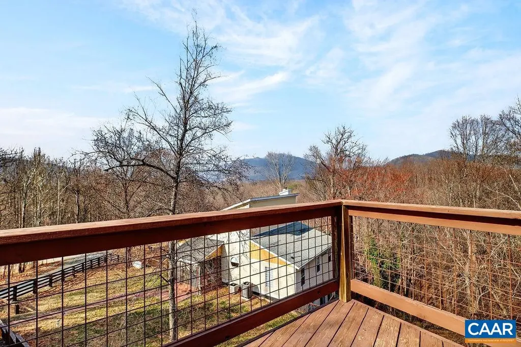 62 Summit Court Roseland VA 22967