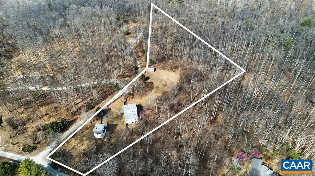 62 Summit Court Roseland VA 22967