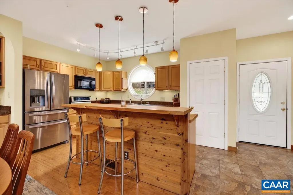 62 Summit Court Roseland VA 22967