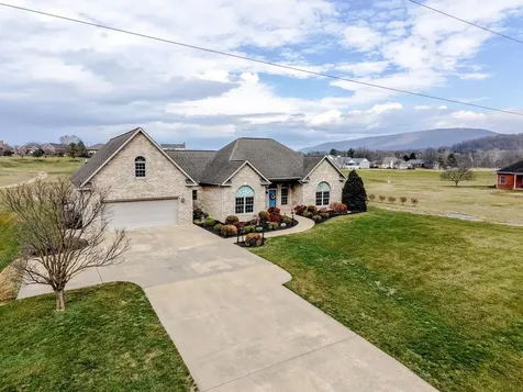 991 Clicks Lane New Market VA 22844
