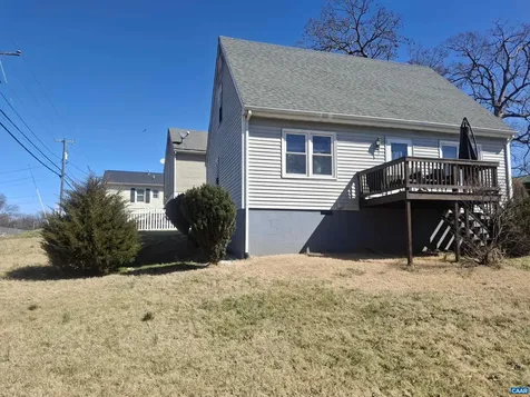 642 Delphine Avenue N Waynesboro VA 22980