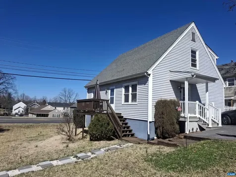 642 Delphine Avenue N Waynesboro VA 22980
