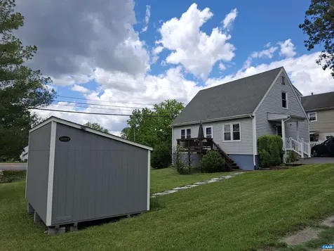 642 Delphine Avenue N Waynesboro VA 22980