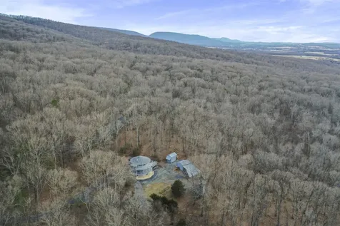 308 Brush Leaf Lane Mt Jackson VA 22842