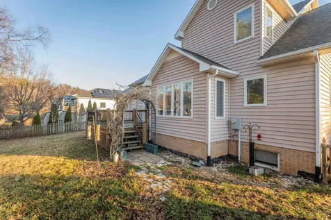 465 Confederacy Drive Penn Laird VA 22846