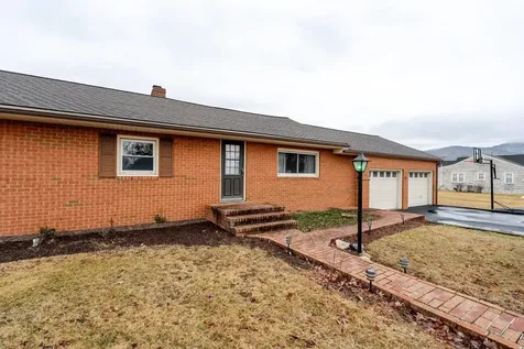 114 Clarke Avenue Elkton VA 22827
