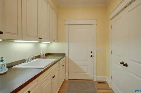 140 Lynx Farm Lane Charlottesville VA 22903