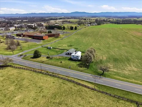 3005 Lee Highway Mount Sidney VA 24467