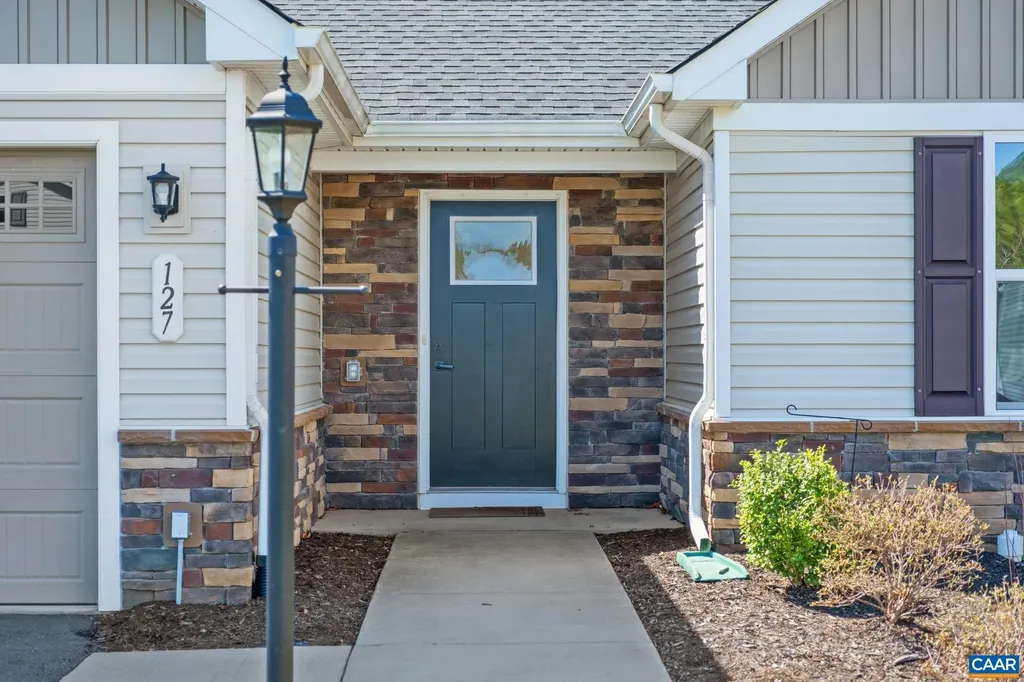 127 Park Drive Palmyra VA 22963