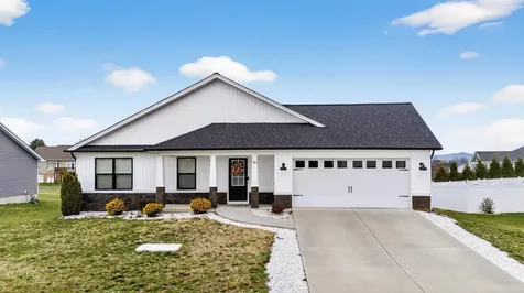 30 Oakbridge Drive Waynesboro VA 22980