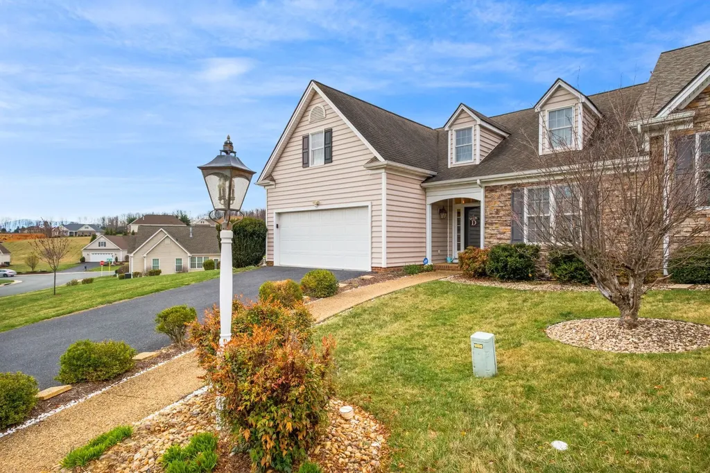 35 Buckingham Common Waynesboro VA 22980