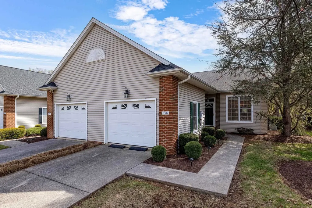 398 Spring Oaks Drive Rockingham VA 22801