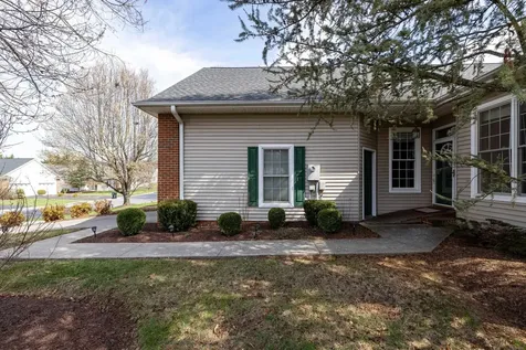 398 Spring Oaks Drive Rockingham VA 22801