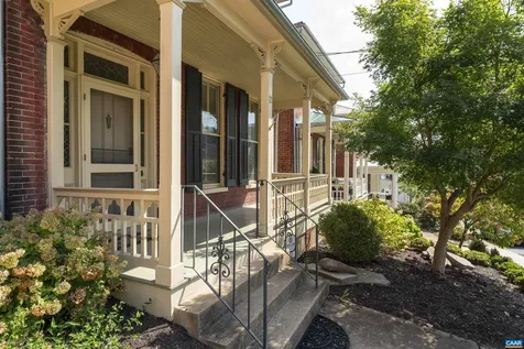 17 Washington Street N Staunton VA 24401