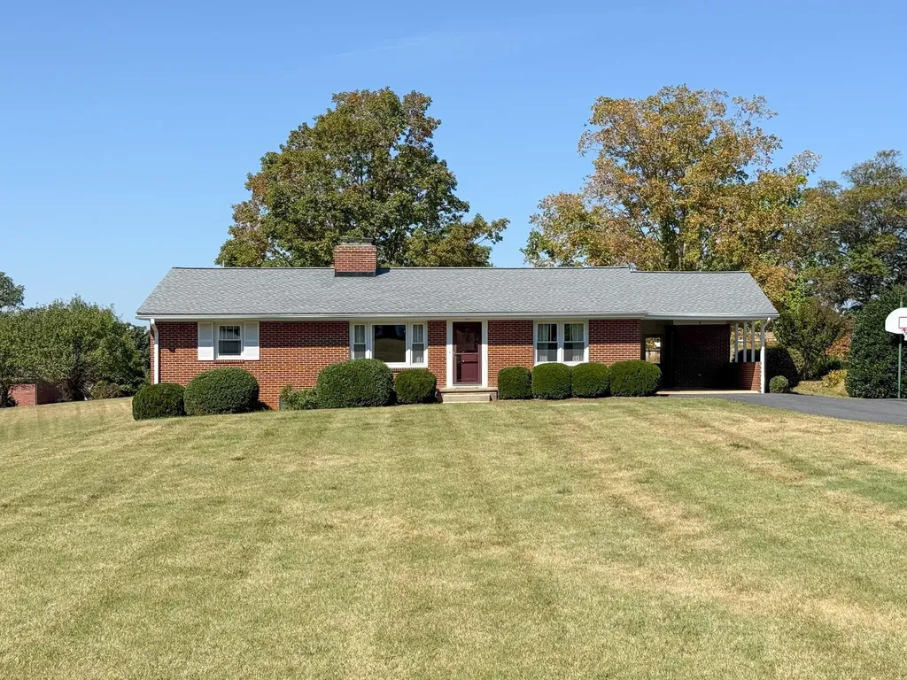 47 Gish Lane Staunton VA 24401