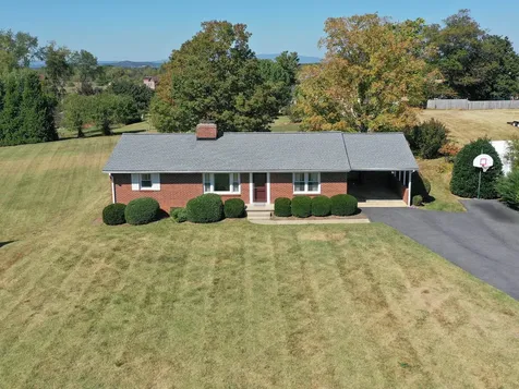 47 Gish Lane Staunton VA 24401