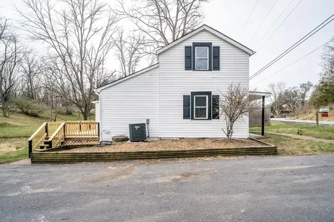 537 Straith Street Staunton VA 24401