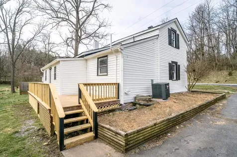 537 Straith Street Staunton VA 24401