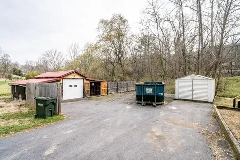 537 Straith Street Staunton VA 24401