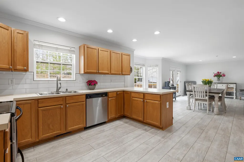 17 Hopi Way Palmyra VA 22963