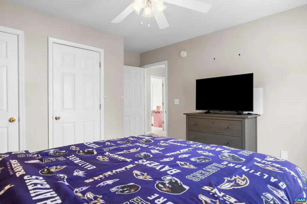 17 Hopi Way Palmyra VA 22963