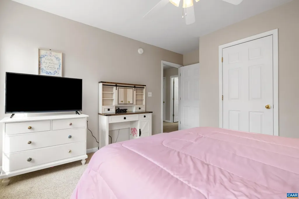 17 Hopi Way Palmyra VA 22963