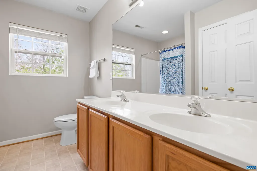 17 Hopi Way Palmyra VA 22963