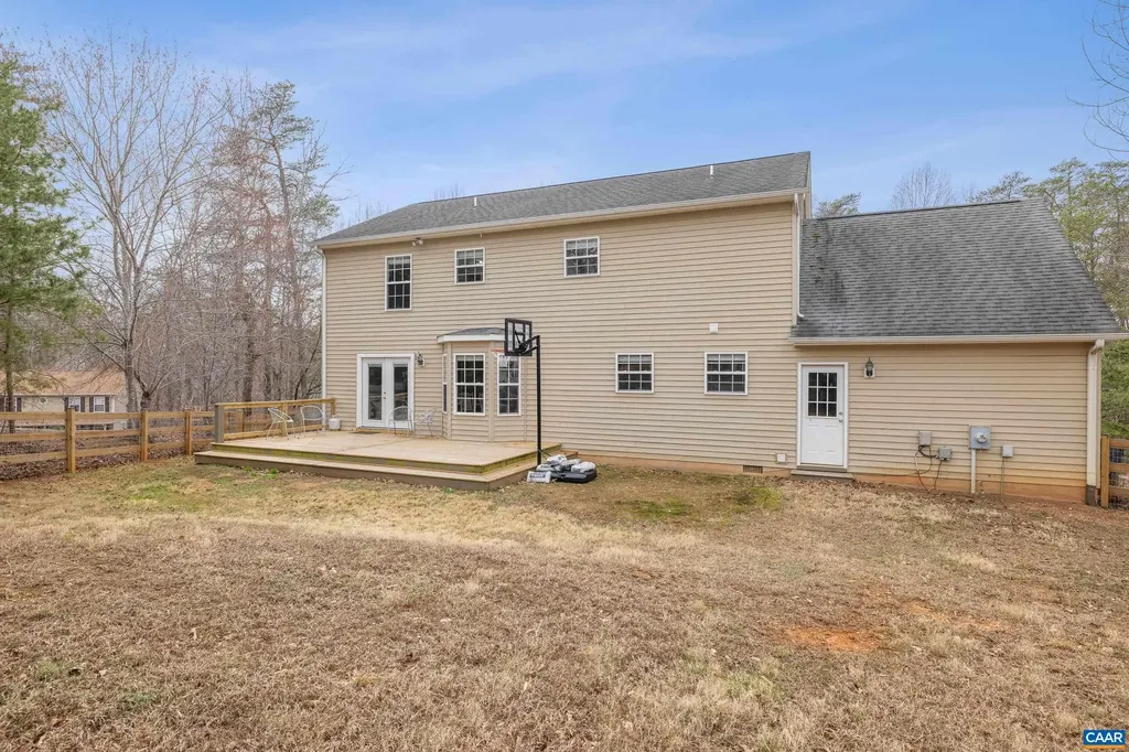 17 Hopi Way Palmyra VA 22963