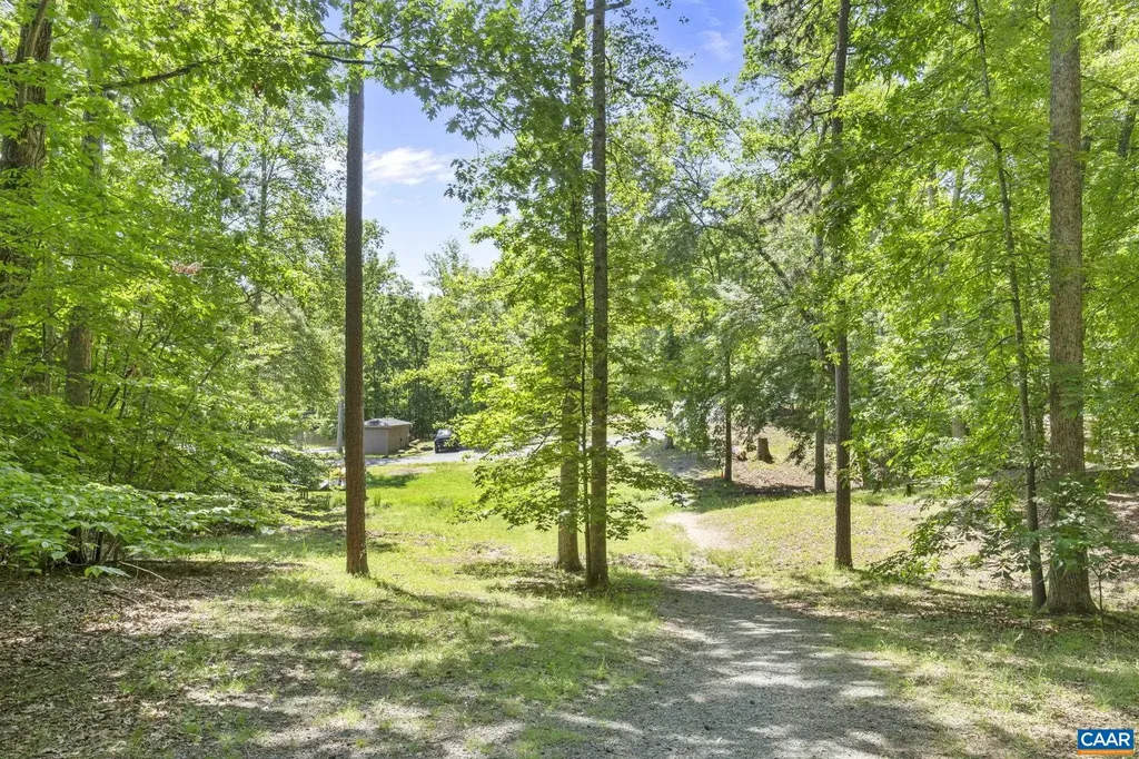 2 Whippoorwill Lane Palmyra VA 22963