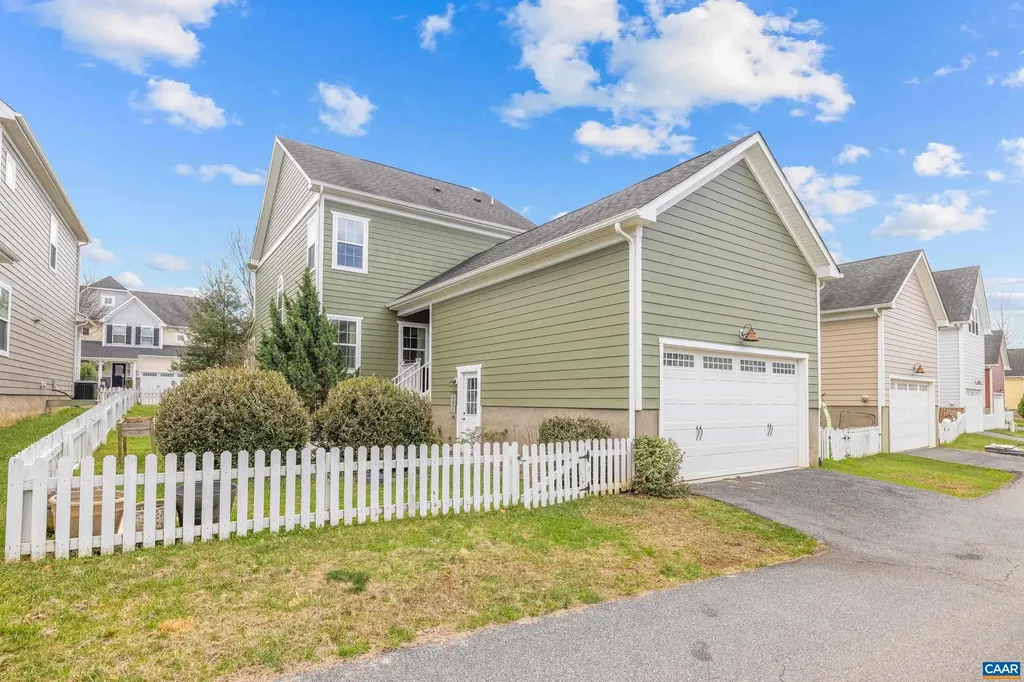 1838 Wickham Place Charlottesville VA 22901