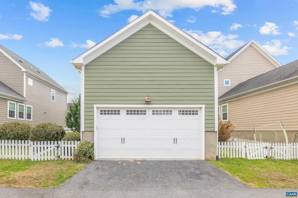 1838 Wickham Place Charlottesville VA 22901