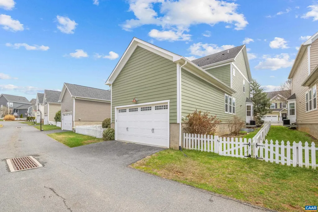 1838 Wickham Place Charlottesville VA 22901