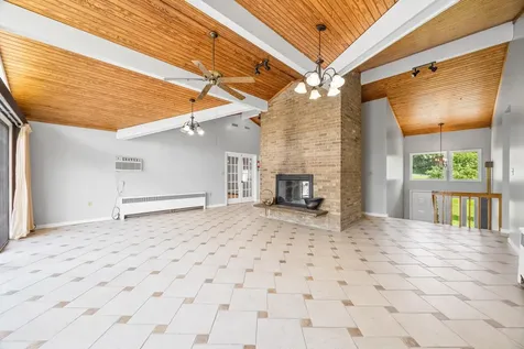 2370 Us Highway 211 W Luray VA 22835