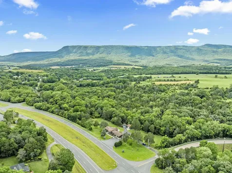 2370 Us Highway 211 W Luray VA 22835