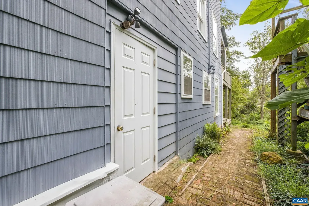 518 1st Street N Charlottesville VA 22902