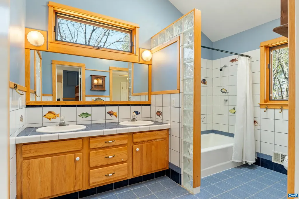 5864 Wyant Lane Charlottesville VA 22903