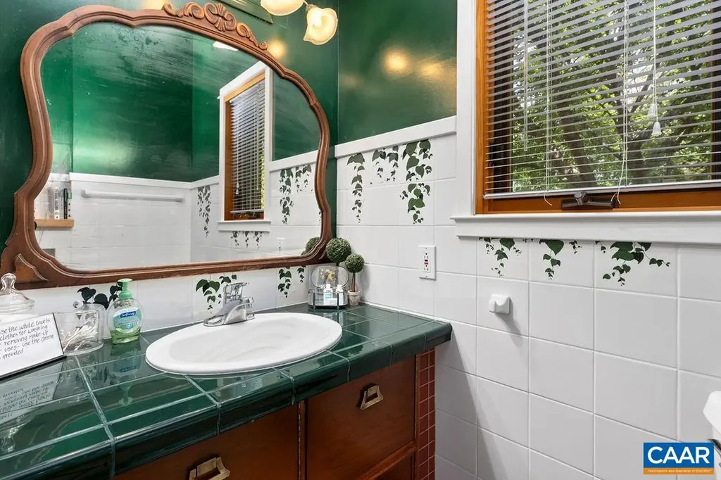 5864 Wyant Lane Charlottesville VA 22903