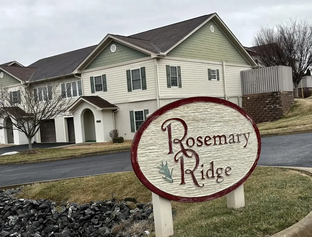 17 Rosewood Court Fishersville VA 22939