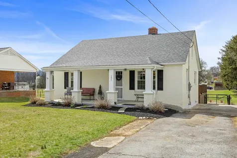 151 Stuart Avenue Stuarts Draft VA 24477