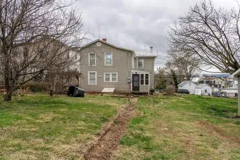 309 Virginia Avenue Shenandoah VA 22849