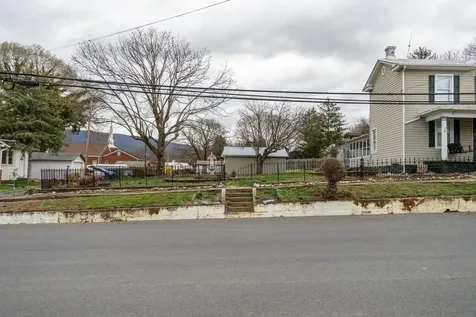 309 Virginia Avenue Shenandoah VA 22849