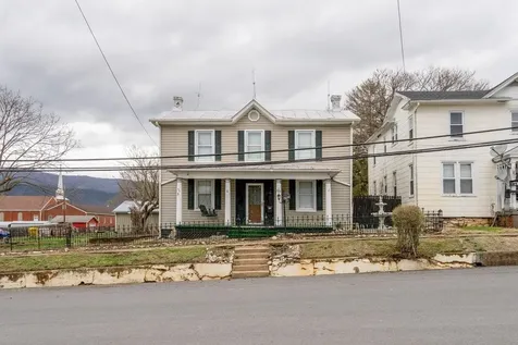 309 Virginia Avenue Shenandoah VA 22849