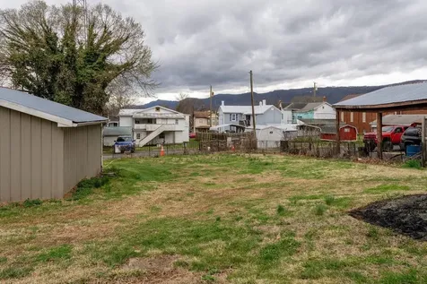 309 Virginia Avenue Shenandoah VA 22849