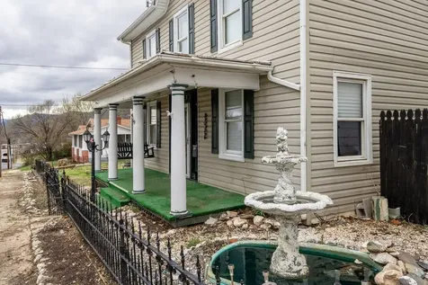 309 Virginia Avenue Shenandoah VA 22849