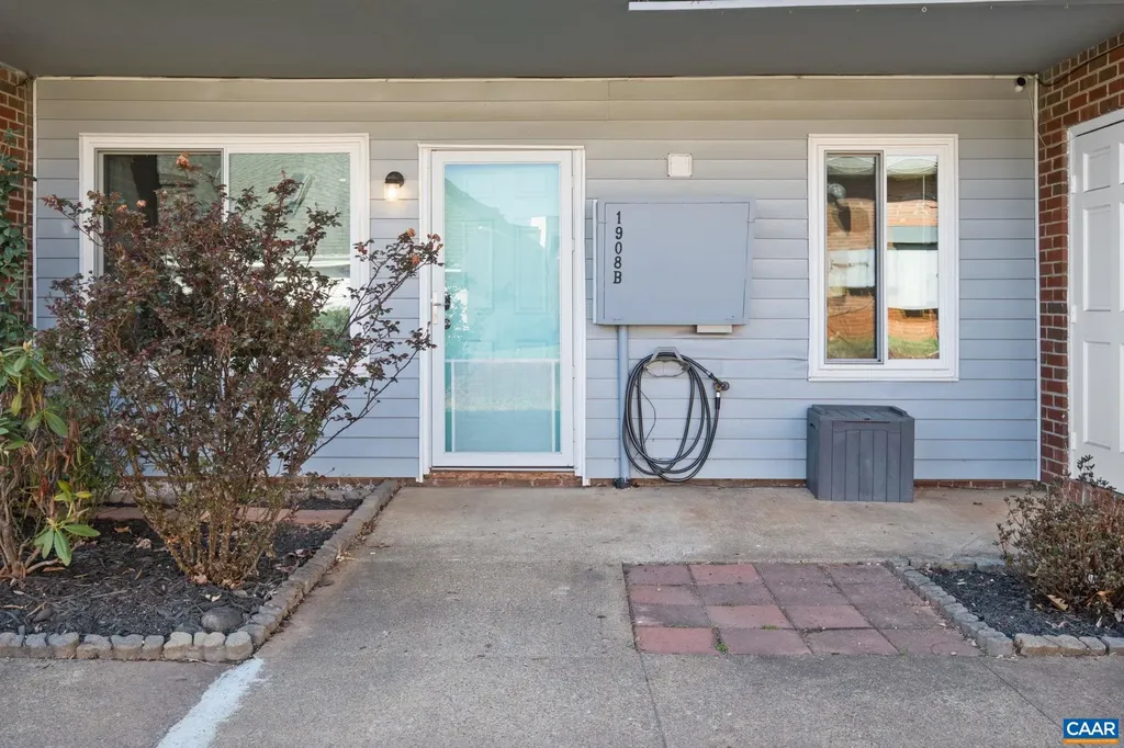 1908 Inglewood Drive Charlottesville VA 22901