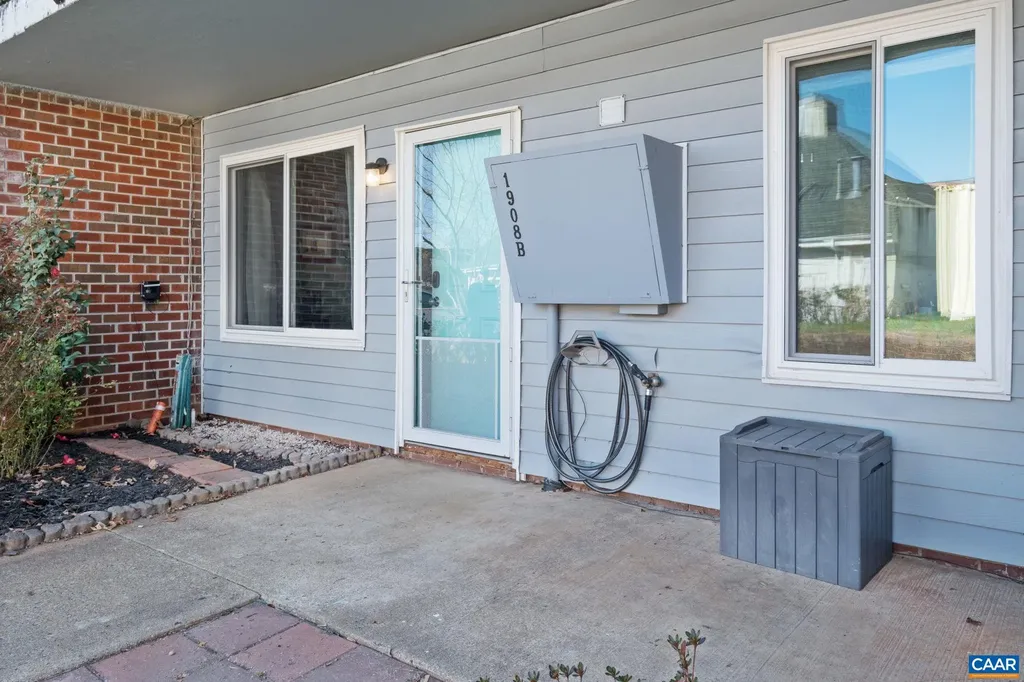 1908 Inglewood Drive Charlottesville VA 22901