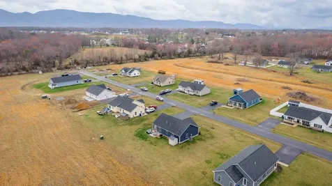 106 16th Street Grottoes VA 24441